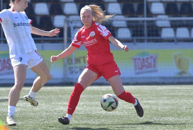 27 04 2025, Soccer, GER, 2 WOMEN BUNDESLIGA, Season 2024 2025, Matchday 23, TÖNNIES ARENA, RHEDA WIEDENBRÜCK FSV Gütersloh SC Freiburg II 0 4 Nele Schmidt FSV Gütersloh , Action, Single image, Landscape