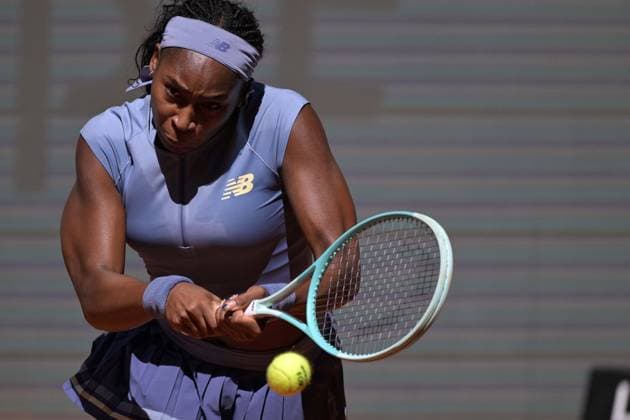 Sport Themen der Woche KW18 Sport Bilder des Tages April 28, 2025, Madrid, Madrid, Spain: COCO GAUFF of USA against BELINDA BENCIC of Swiss during the Women s Round of 16 match on Day Seven of the Mutua Madrid Open at La Caja Magica. Gauff wins 6-4, 6-2. Madrid Spain - ZUMAd308 20250428_zsp_d308_016 Copyright: xJuanxCarlosxLucasx