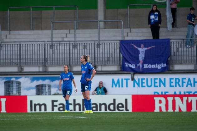 Vanessa Diehm TSG Hoffenheim, 32 , Marta Cazalla Garcia TSG Hoffenheim, 15 is annoyed about the goal conceded for 2 1 and the impending defeat, GER, VfL Wolfsburg vs TSG 1899 Hoffenheim, Football Google Pixel Womens Bundesliga, 20 Matchday, Saison 2024 2025, 28 04 2025 DFB regulations prohibit any use of photographs as image sequences and or quasi video GER, VfL Wolfsburg vs TSG 1899 Hoffenheim, Fußball Google Pixel Frauen Bundesliga, 20 Spieltag, Saison 2024 2025, 28 04 2025 Wolfsburg Copyright: xEibner-Pressefoto Memmlerx EP_MMR