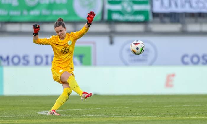 GER, Wolfsburg, Vfl Wolfsburg vs TSG Hoffenheim, Google Pixel Frauen Bundesliga, Soccer, DFB, Spielzeit 2024 2025, AOK Stadion, 20 Spieltag, im Bild Anneke Borbe VfL Wolfsburg 30 DFB DFL REGULATIONS PROHIBIT ANY USE OF PHOTOGRAPHS AS IMAGE SEQUENCES AND OR QUASI VIDEO, 28 04 2025, Copyright: HMBxMedia HendrikxHamelau