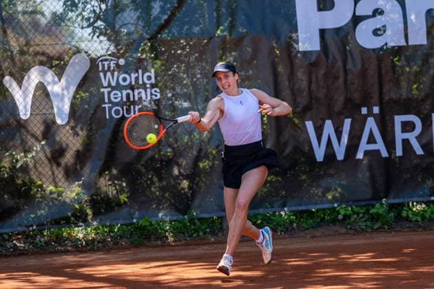 28 04 2025, GER, Women, Wiesbaden Tennis Open 2 Round Qualification Singles Tara Wuerth CRO takes the shot from Wiesbaden Nordenstadt T2 Sports Health Club Hessen Germany