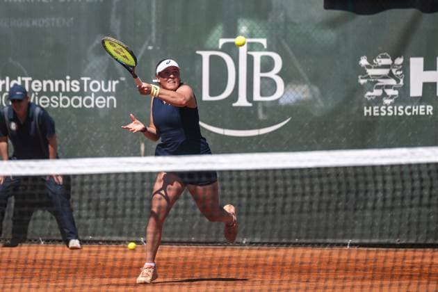 28 04 2025, GER, Women, Wiesbaden Tennis Open 2 Round Qualification Singles Carolina Kuhl GER during the match Wiesbaden Nordenstadt T2 Sports Health Club Hessen Germany