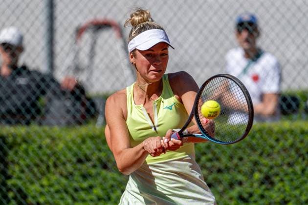 28 04 2025, GER, Women, Wiesbaden Tennis Open 2 Round Qualification Singles Ekaterina Makarova plays the ball Wiesbaden Nordenstadt T2 Sports Health Club Hessen Germany