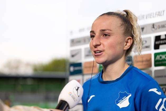 Vanessa Diehm TSG Hoffenheim, 32 at the interview, GER, VfL Wolfsburg vs TSG 1899 Hoffenheim, Football Google Pixel Women Bundesliga, 20 Matchday, Season 2024 2025, 28 04 2025 DFB regulations prohibit any use of photographs as image sequences and or quasi video GER, VfL Wolfsburg vs TSG 1899 Hoffenheim, Football Google Pixel Women Bundesliga, 20 Matchday, Season 2024 2025, 28 04 2025 Wolfsburg Copyright: xEibner-Pressefoto Memmlerx EP_MMR