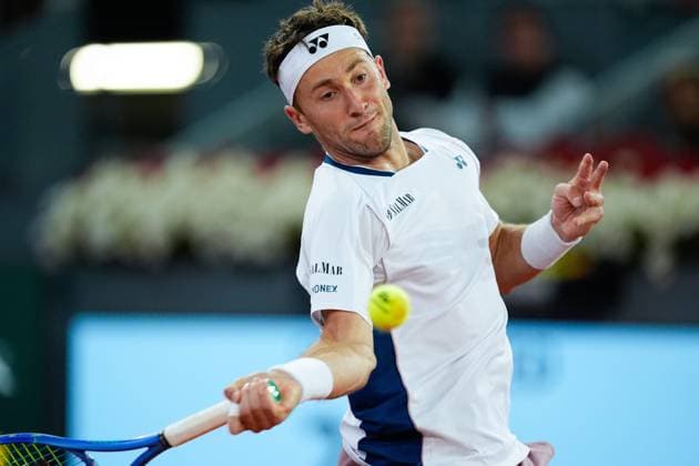April 28, 2025, Madrid, Madrid, Spain: Casper Ruud of Norway plays against Sebastian Korda of USA during the Mutua Madrid Open 2025, ATP, Tennis Herren Masters 1000 and WTA, Tennis Damen 1000, tennis tournament celebrated at Caja Magica on April 27, 2025 in Madrid, Spain. Madrid Spain - ZUMAOpen 20250428_zaa_a181_004 Copyright: xDennisxAgyemanx