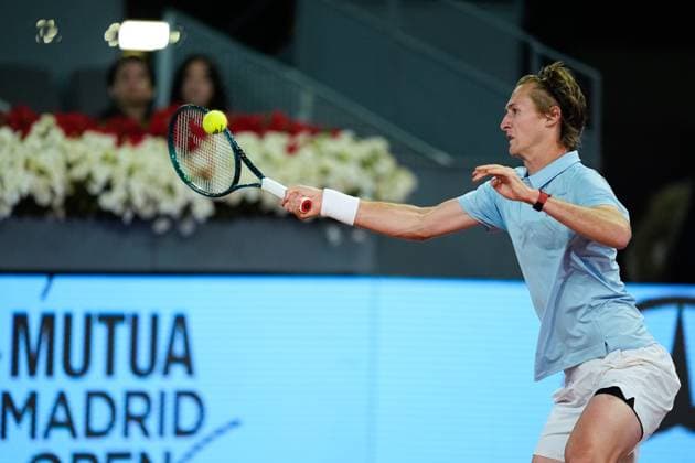April 28, 2025, Madrid, Madrid, Spain: Sebastian Korda of USA plays against Casper Ruud of Norway during the Mutua Madrid Open 2025, ATP, Tennis Herren Masters 1000 and WTA, Tennis Damen 1000, tennis tournament celebrated at Caja Magica on April 27, 2025 in Madrid, Spain. Madrid Spain - ZUMAOpen 20250428_zaa_a181_015 Copyright: xDennisxAgyemanx