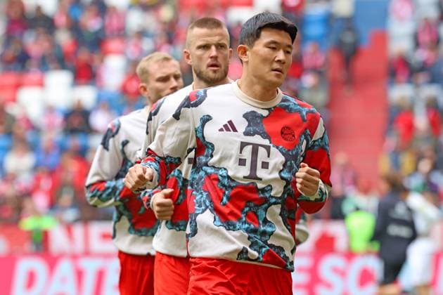 3 Minjae Kim, 15 Eric Dier, 27 Konrad Laimer FCB Aufwaermen, Aufwaermtrikot, Portraet, Portrait, Fußball 1 BL FC Bayern München 1 FSV Mainz 05 26 04 2025 Allianz Arena PHOTO Mladen Lackovic LakoPress