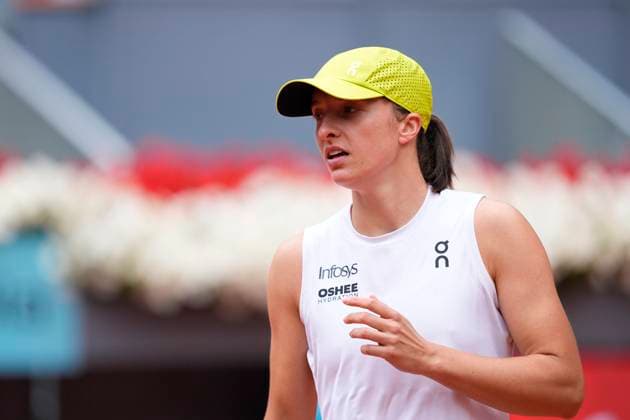 April 29, 2025, Madrid, Madrid, Spain: Iga Swiatek of Poland in action against Diana Shnaider of Russia during the Mutua Madrid Open 2025, ATP, Tennis Herren Masters 1000 and WTA, Tennis Damen 1000 tennis tournament, celebrated at Caja Magica on April 29, 2025 in Madrid, Spain. Madrid Spain - ZUMAa181 20250429_zaa_a181_004 Copyright: xOscarxJ.xBarrosox