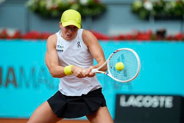 April 29, 2025, Madrid, Madrid, Spain: Iga Swiatek of Poland in action against Diana Shnaider of Russia during the Mutua Madrid Open 2025, ATP, Tennis Herren Masters 1000 and WTA, Tennis Damen 1000 tennis tournament, celebrated at Caja Magica on April 29, 2025 in Madrid, Spain. Madrid Spain - ZUMAa181 20250429_zaa_a181_016 Copyright: xOscarxJ.xBarrosox