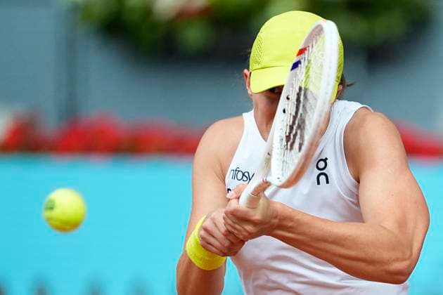 Sport Bilder des Tages April 29, 2025, Madrid, Madrid, Spain: Iga Swiatek of Poland in action against Diana Shnaider of Russia during the Mutua Madrid Open 2025, ATP, Tennis Herren Masters 1000 and WTA, Tennis Damen 1000 tennis tournament, celebrated at Caja Magica on April 29, 2025 in Madrid, Spain. Madrid Spain - ZUMAa181 20250429_zaa_a181_017 Copyright: xOscarxJ.xBarrosox