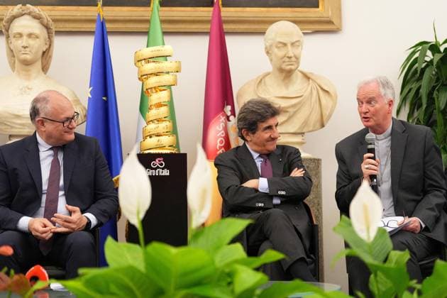 Roberto Gualtieri Urbano Cairo Paul Tighe during the Presentation of the Grand Arrival of Giro d Italia 108 in Rome, Italy - Tuesday April 29, 2025 - cycling ( Photo by Alfredo Falcone LaPresse )  Copyright: xAlfredoxFalcone LaPressex