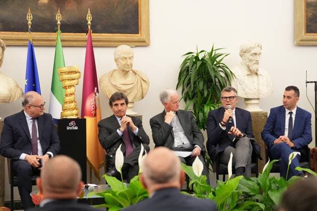 Roberto Gualtieri Urbano Cairo Paul Tighe Paolo Bellino Vincenzo Nibali during the Presentation of the Grand Arrival of Giro d Italia 108 in Rome, Italy - Tuesday April 29, 2025 - cycling ( Photo by Alfredo Falcone LaPresse )  Copyright: xAlfredoxFalcone LaPressex