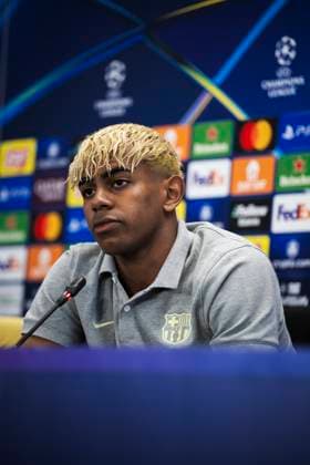 FC Barcelona, Barca press conference, PK, Pressekonferenz Lamine Yamal of FC Barcelona looks on during the press conference of FC Barcelona on the eve of the UEFA Champions League 2024 25 semi-final first leg football match against FC Internazionale. Sant Joan Despi Spain Copyright: xNicolòxCampox