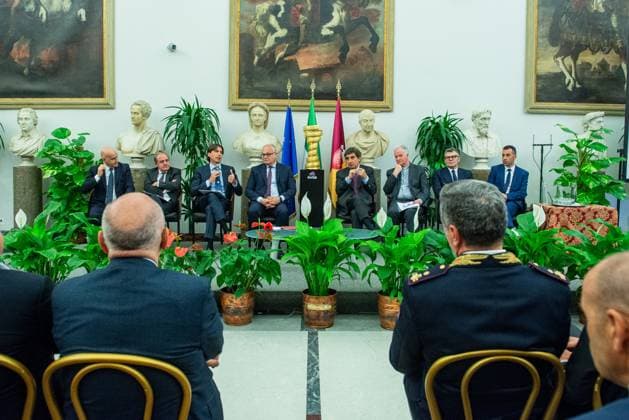 Stefano Barigelli, Mauro Vegni, Alessandro Onorato, Roberto Gualtieri, Urbano Cairo, Paul Tighe, Vincenzo Nibali alla presentazione dell™Arrivo del Giro d™Italia in Campidoglio, Roma, MartedÃ¬ 29 Aprile, 2025 (foto Valentina Stefanelli LaPresse) Alessandro Onorato, Roberto Gualtieri, Urbano Cairo, Paul Tighe, Vincenzo Nibali at the Presentation of the Giro d™Italia Arrival in Campidoglio, Rome, Tuesday 29 April 2025 (photo Valentina Stefanelli LaPresse)  Copyright: xValentinaxStefanelli LaPressex