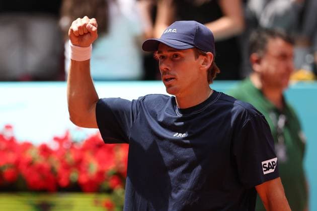 April 29, 2025, Madrid, Madrid, Spain: Alex de Minaur of Australia celebrates after winning against Denis Shapovalov of Canada during the Mutua Madrid Open 2025, ATP, Tennis Herren Masters 1000 and WTA, Tennis Damen 1000 tennis tournament, celebrated at Caja Magica on April 29, 2025 in Madrid, Spain. Madrid Spain - ZUMAa181 20250429_zaa_a181_088 Copyright: xIrinaxR.xHipolitox