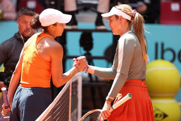 April 29, 2025, Madrid, Madrid, Spain: Madison Keys of USA and Donna Vekic of Croatia greet each other during the Mutua Madrid Open 2025, ATP, Tennis Herren Masters 1000 and WTA, Tennis Damen 1000 tennis tournament, celebrated at Caja Magica on April 29, 2025 in Madrid, Spain. Madrid Spain - ZUMAa181 20250429_zaa_a181_103 Copyright: xIrinaxR.xHipolitox