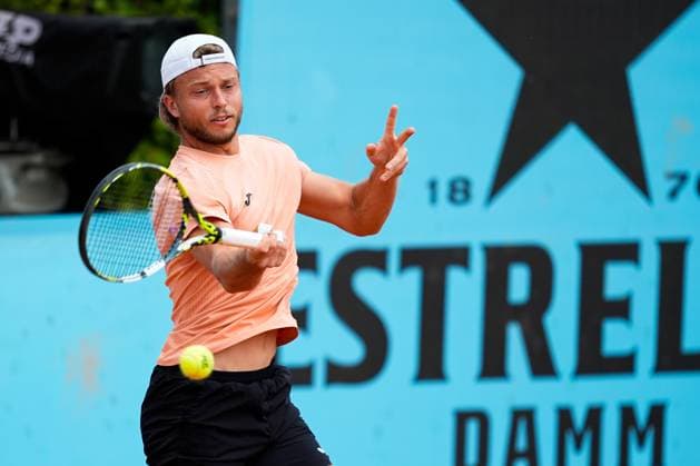 April 29, 2025, Madrid, Madrid, spain: Alexandre Muller of France plays against Frances Tiafoe of the USA during the Mutua Madrid Open 2025, ATP, Tennis Herren Masters 1000 and WTA, Tennis Damen 1000, tennis tournament celebrated at Caja Magica on April 29, 2025 in Madrid, Spain. Madrid spain - ZUMAa181 20250429_zaa_a181_247 Copyright: xDennisxAgyemanx