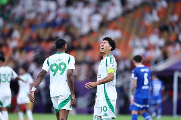 Al-Hilal FC vs Al-Ahli FC - AFC Champions League Elite Semi Finals JEDDAH, SAUDI ARABIA - April 29: Roberto Firmino of Team AL-Ahli reacts during the AFC Champions League Elite Semi Finals match between Al-Hilal FC and Al-Ahli FC FC at King Abdullah Sports City Stadium on April 29, 2025 in Jeddah, Saudi Arabia. Jeddah Saudi Arabia Copyright: xAbdullahxAhmedx