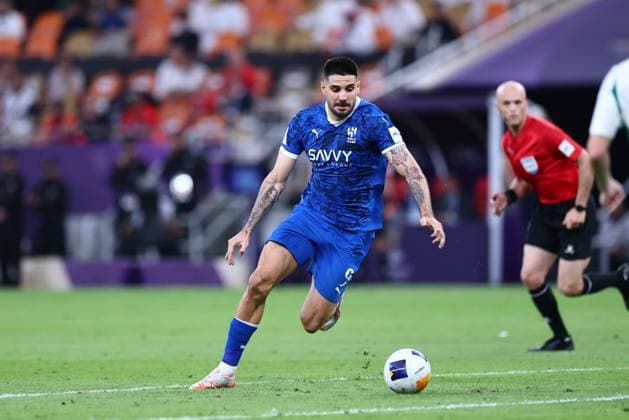 Al-Hilal FC vs Al-Ahli FC - AFC Champions League Elite Semi Finals JEDDAH, SAUDI ARABIA - April 29: Aleksandar Mitrovic of Team Al-Hilal FC runs with the ball during the AFC Champions League Elite Semi Finals match between Al-Hilal FC and Al-Ahli FC FC at King Abdullah Sports City Stadium on April 29, 2025 in Jeddah, Saudi Arabia. Jeddah Saudi Arabia Copyright: xAbdullahxAhmedx