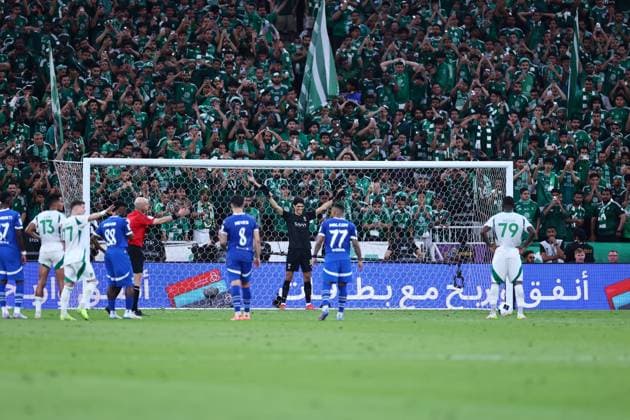 Al-Hilal FC vs Al-Ahli FC - AFC Champions League Elite Semi Finals JEDDAH, SAUDI ARABIA - April 29: Bono of Team Al-Hilal FC during the AFC Champions League Elite Semi Finals match between Al-Hilal FC and Al-Ahli FC FC at King Abdullah Sports City Stadium on April 29, 2025 in Jeddah, Saudi Arabia. Jeddah Saudi Arabia Copyright: xAbdullahxAhmedx