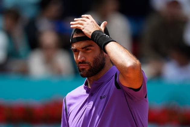 April 29, 2025, Madrid, Madrid, spain: Matteo Berrittini of Italy plays against Jack Draper of Great Britain during the Mutua Madrid Open 2025, ATP, Tennis Herren Masters 1000 and WTA, Tennis Damen 1000, tennis tournament celebrated at Caja Magica on April 29, 2025 in Madrid, Spain. Madrid spain - ZUMAa181 20250429_zaa_a181_343 Copyright: xDennisxAgyemanx