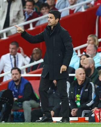 Arsenal manager Mikel Arteta gives instructions from the technical area Arsenal v Paris Saint-Germain, UEFA Champions League, Semi Final, First Leg, Football, Emirates Stadium, London, UK - 29 Apr 2025 EDITORIAL USE ONLY No use with unauthorised audio, video, data, fixture lists, club league logos or live services. Online in-match use limited to 120 images, no video emulation. No use in betting, games or single club league player publications. Copyright: xKieranxMcManus Shutterstockx 15275544ap