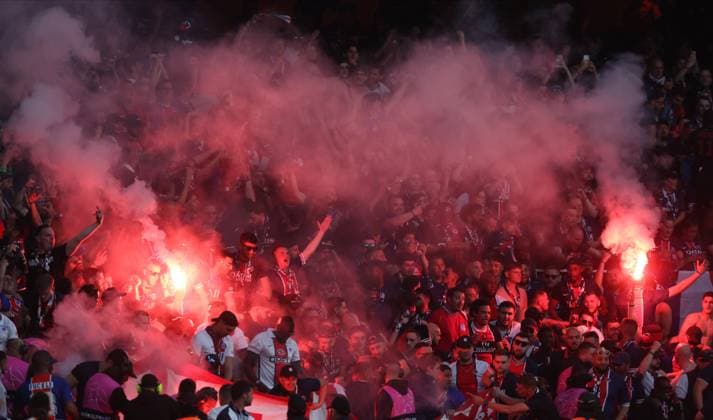 Arsenal FC v Paris Saint-Germain - UEFA Champions League 2024 25 Semi Final First Leg Paris Saint-Germain fans with flares before the UEFA Champions League 2024 25 Semi Final First Leg match between Arsenal FC and Paris Saint-Germain at Emirates Stadium on April 29, 2025 in London, England. London Emirates Stadium England United Kingdom Copyright: xNigelxFrench Sportsphoto APLx 14126042