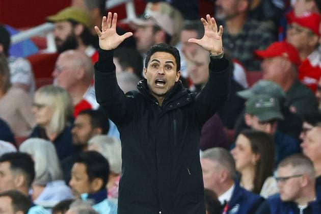Arsenal manager Mikel Arteta gives instructions from the technical area Arsenal v Paris Saint-Germain, UEFA Champions League, Semi Final, First Leg, Football, Emirates Stadium, London, UK - 29 Apr 2025 EDITORIAL USE ONLY No use with unauthorised audio, video, data, fixture lists, club league logos or live services. Online in-match use limited to 120 images, no video emulation. No use in betting, games or single club league player publications. Copyright: xKieranxMcManus Shutterstockx 15275544av