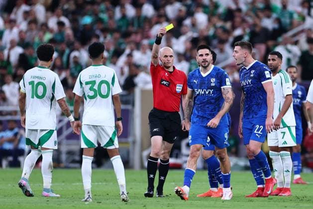 Al-Hilal FC vs Al-Ahli FC - AFC Champions League Elite Semi Finals JEDDAH, SAUDI ARABIA - Aleksandar Mitrovic of Team Al-Hilal FC receives a yellow card during the AFC Champions League Elite Semi Finals match between Al-Hilal FC and Al-Ahli FC FC at King Abdullah Sports City Stadium on April 29, 2025 in Jeddah, Saudi Arabia. Jeddah Saudi Arabia Copyright: xAbdullahxAhmedx