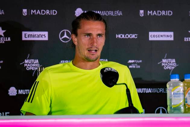 Mutua Madrid Open 2025 Alexander Zverev of Germany speaks in press conference, PK, Pressekonferenz after been defeated by Francisco Cerundolo of Argentina in the match of the Mutua Madrid Open 2025 tournament celebrated at La Caja Magica on April 29, 2025 in Madrid, Spain. Madrid La Caja Magica Madrid Spain Copyright: xAlbertoxGardinx AGardin_20250429_Mutua_Madrid_Open_0824
