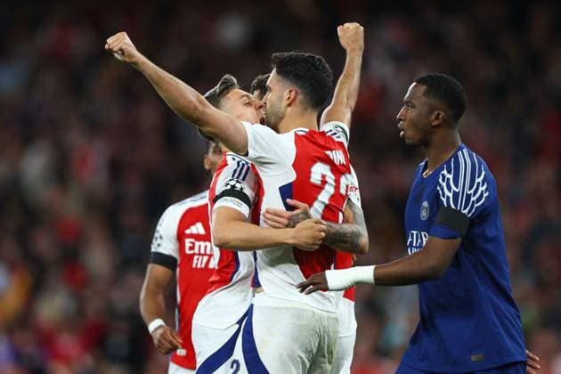 Sport Bilder des Tages Mikel Merino of Arsenal celebrates scoring the goal for their side with their teammates to make it 1-1 Arsenal v Paris Saint-Germain, UEFA Champions League, Semi Final, First Leg, Football, Emirates Stadium, London, UK - 29 Apr 2025 EDITORIAL USE ONLY No use with unauthorised audio, video, data, fixture lists, club league logos or live services. Online in-match use limited to 120 images, no video emulation. No use in betting, games or single club league player publications. Copyright: xKieranxMcManus Shutterstockx 15275544ce