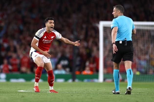 Arsenal gegen Paris Saint Germain 29. April 2025, London UEFA-Champions-League-Halbfinale Hinspiel Arsenal gegen Paris Saint Germain Mikel Merino von Arsenal schreit den Schiedsrichter Slavko Vincic an Foto Jacques Feeney Offside London UK  Copyright: xJacquesxFeeneyx xOffsidexOffside
