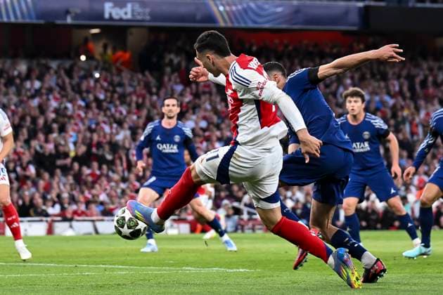 Arsenal FC v Paris Saint-Germain - UEFA Champions League 2024 25 Semi-Finals First Leg LONDON, ENGLAND - APRIL 29: Gabriel Martinelli of Arsenal FC in action during the UEFA Champions League 2024 25 Semi Final First Leg match between Arsenal FC and Paris Saint-Germain at Arsenal Stadium on April 29, 2025 in London, England. (Photo by Richard Callis Sports Press Photo) LondonUnited Kingdom  Copyright: xRichardxCallisx