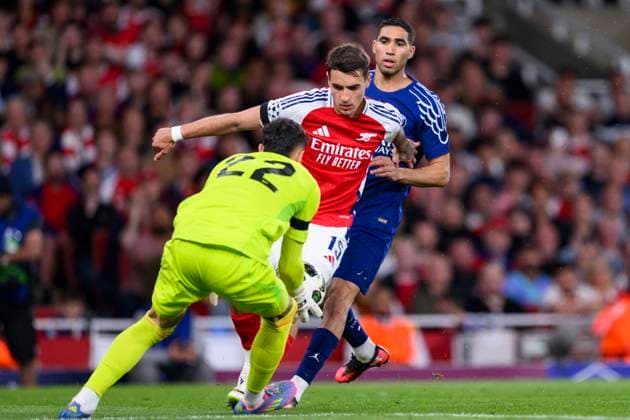 Arsenal FC v Paris Saint-Germain - UEFA Champions League 2024 25 Semi-Finals First Leg LONDON, ENGLAND - APRIL 29: Jakub Kiwior of Arsenal FC in action during the UEFA Champions League 2024 25 Semi Final First Leg match between Arsenal FC and Paris Saint-Germain at Arsenal Stadium on April 29, 2025 in London, England. (Photo by Richard Callis Sports Press Photo) LondonUnited Kingdom  Copyright: xRichardxCallisx