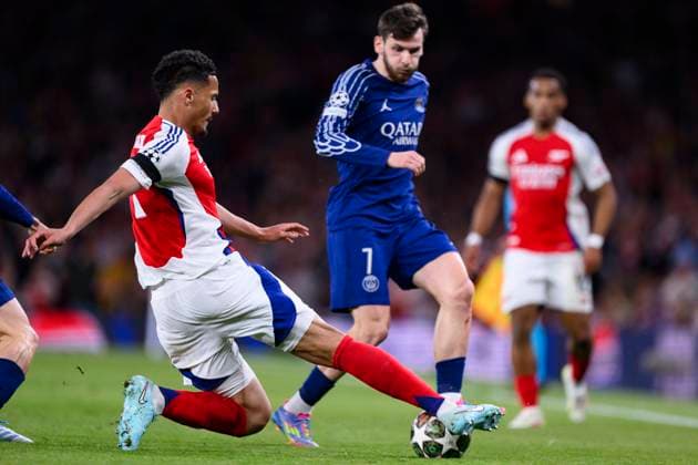 Arsenal FC v Paris Saint-Germain - UEFA Champions League 2024 25 Semi-Finals First Leg LONDON, ENGLAND - APRIL 29: William Saliba of Arsenal FC plays against Khvicha Kvaratskhelia of Paris Saint Germain (R) during the UEFA Champions League 2024 25 Semi Final First Leg match between Arsenal FC and Paris Saint-Germain at Arsenal Stadium on April 29, 2025 in London, England. (Photo by Richard Callis Sports Press Photo) LondonUnited Kingdom  Copyright: xRichardxCallisx