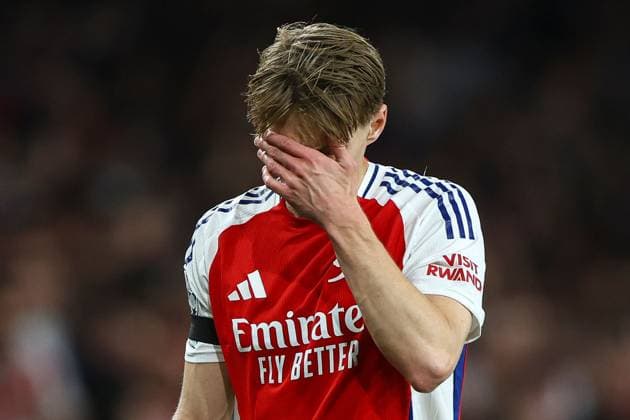 Martin odegaard of Arsenal shows a look of dejection Arsenal v Paris Saint-Germain, UEFA Champions League, Semi Final, First Leg, Football, Emirates Stadium, London, UK - 29 Apr 2025 EDITORIAL USE ONLY No use with unauthorised audio, video, data, fixture lists, club league logos or live services. Online in-match use limited to 120 images, no video emulation. No use in betting, games or single club league player publications. Copyright: xKieranxMcManus Shutterstockx 15275544dw
