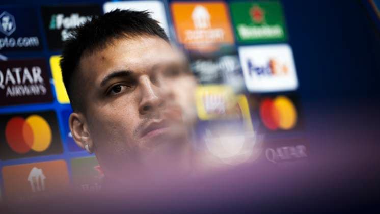 FC Internazionale press conference, PK, Pressekonferenz Lautaro Martinez of FC Internazionale looks on during the press conference of FC Internazionale on the eve of the UEFA Champions League 2024 25 semi-final first leg football match against FC Barcelona, Barca Barcelona Spain Copyright: xNicolòxCampox