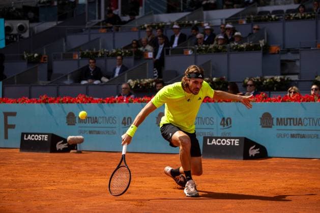 Stefanos Tsitsipas Vs Lorenzo Musetti in Madrid, Spain - 29 Apr 2025 Greek Stefanos Tsitsipas plays against Italian Lorenzo Musetti (not visible) during a match at the 2025 Mutua Madrid Open, held at La Caja Mágica. Final score: 5-7 6-7 for Musetti Madrid Spain Copyright: xDavidxCanalesx xSOPAxImagesx DCOpenMadridTsitsipasMusetti-07