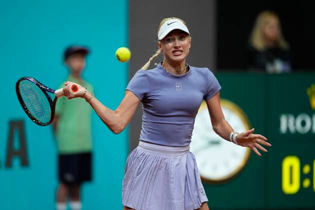 April 29, 2025, Madrid, Madrid, Spain: Anastasiya Potapova of Russia in action against Marta Kostiuk of Ukraine during the Mutua Madrid Open 2025, ATP, Tennis Herren Masters 1000 and WTA, Tennis Damen 1000 tennis tournament, celebrated at Caja Magica on April 29, 2025 in Madrid, Spain. Madrid Spain - ZUMAa181 20250429_zaa_a181_499 Copyright: xOscarxJ.xBarrosox