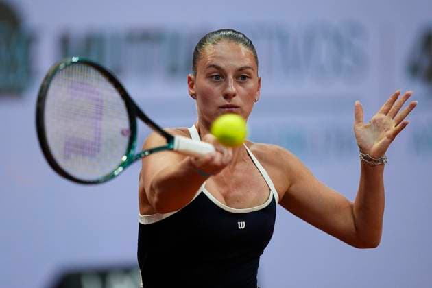 April 29, 2025, Madrid, Madrid, Spain: Marta Kostiuk of Ukraine in action against Anastasiya Potapova of Russia during the Mutua Madrid Open 2025, ATP, Tennis Herren Masters 1000 and WTA, Tennis Damen 1000 tennis tournament, celebrated at Caja Magica on April 29, 2025 in Madrid, Spain. Madrid Spain - ZUMAa181 20250429_zaa_a181_511 Copyright: xOscarxJ.xBarrosox
