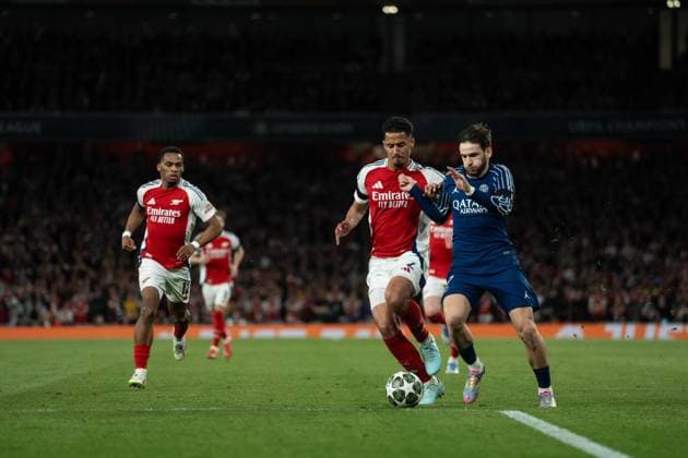 Arsenal v Paris Saint-Germain - UEFA Champions League 2024 25 Semi Final First Leg LONDON, ENGLAND - APRIL 29: JurriÃ«n Timber, Khvicha Kvaratskhelia during the UEFA Champions League 2024 25 Semi Final first Leg match between Arsenal and Paris Saint-Germain at Arsenal Emirate Stadium on April 29, 2025 in London, England., Credit:Lounis Tiar Avalon United Kingdom, London, Arsenal  Copyright: xLounisxTiarx xAvalonx 0993691416
