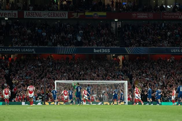 UEFA Champions League - Arsenal v Paris Saint-Germain Gianluigi Donnarumma saves a goal for PSG during the UEFA Champions League 2024 25 Semi Final first Leg match between Arsenal and Paris Saint-Germain at Arsenal Emirate Stadium on April 29, 2025 in London, UK. Photo by Lounis Tiar ABACAPRESS.COM London United Kingdom  Copyright: xLounisPhotography ABACAx