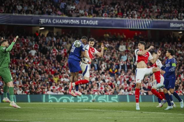 Arsenal v Paris Saint-Germain 29.04.2025. Champions League 2024 25 Semi-Final 1st leg Arsenal v Paris Saint-Germain, Emirates Stadium. Mikel Merino of Arsenal scores, but the goal is disallowed after an offside decision  Copyright: xMarcxAsplandx NINTCHDBPICT000990876767