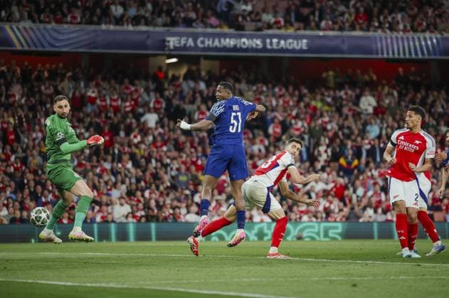 Arsenal v Paris Saint-Germain 29.04.2025. Champions League 2024 25 Semi-Final 1st leg Arsenal v Paris Saint-Germain, Emirates Stadium. Mikel Merino of Arsenal scores, but the goal is disallowed after an offside decision  Copyright: xMarcxAsplandx NINTCHDBPICT000990876783