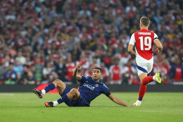 April 29, 2025, London, United Kingdom: ACHRAF HAKIMI of PSG reacts to being fouled in the UEFA 2024 25 Semi-Final first leg game between ARSENAL and PARIS SAINT GERMAIN at the Emirates Stadium in London, England London United Kingdom - ZUMAc179 20250429_zep_c179_275 Copyright: xMickaelxChavetx