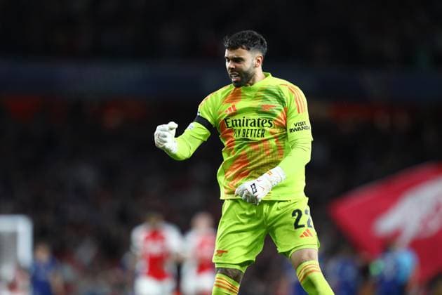 April 29, 2025, London, United Kingdom: DAVID RAYA of ARSENAL celebrates what he thinks is his team s equalizer but the VAR review will invalidate the goal in the UEFA 2024 25 Semi-Final first leg game between ARSENAL and PARIS SAINT GERMAIN at the Emirates Stadium in London, England London United Kingdom - ZUMAc179 20250429_zep_c179_336 Copyright: xMickaelxChavetx