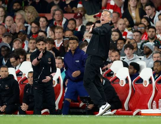 Luis Enrique the PSG manager active on the sidelines Arsenal v Paris Saint-Germain, Football, UEFA Champions League, Semi-Final 1st Leg, Emirates Stadium, Islington, London, UK - 29 04 2025 Editorial use only  Copyright: xMattxImpey Shutterstockx 15276217bi