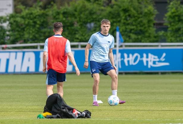 Football, Men, Season 2024 25, 2 Bundesliga, Hertha BSC, Training, v l Diego Demme Hertha BSC , Marten Winkler Hertha BSC , 30 04 2025, Copyright: xSebastianxRäppold MatthiasxKochx