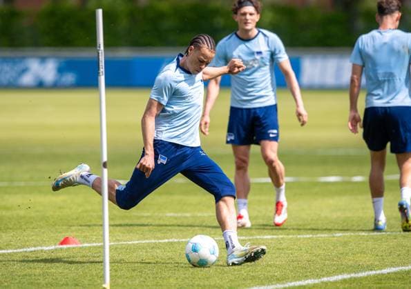 Soccer, Men, Season 2024 25, 2 Bundesliga, Hertha BSC, Training, Derry Scherhant Hertha BSC , 30 04 2025, Copyright: xSebastianxRäppold MatthiasxKochx