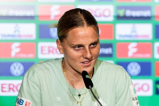 45 DFB Cup Final Womens FC Bayern Munich SV Werder Bremen Final Press Conference 30 04 2025 Lina Hausicke SV Werder Bremen, 18 45 DFB Cup Final Womens FC Bayern Munich SV Werder Bremen Final Press Conference Cologne, RheinEnergiestadion, 30 04 2025 Copyright: xBEAUTIFULxSPORTS Wunderlx